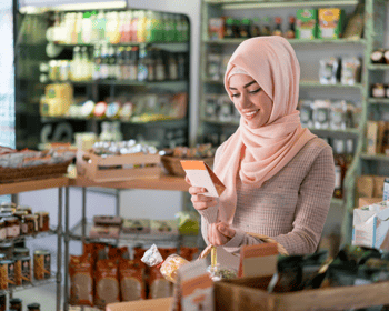 woman grocery shopping